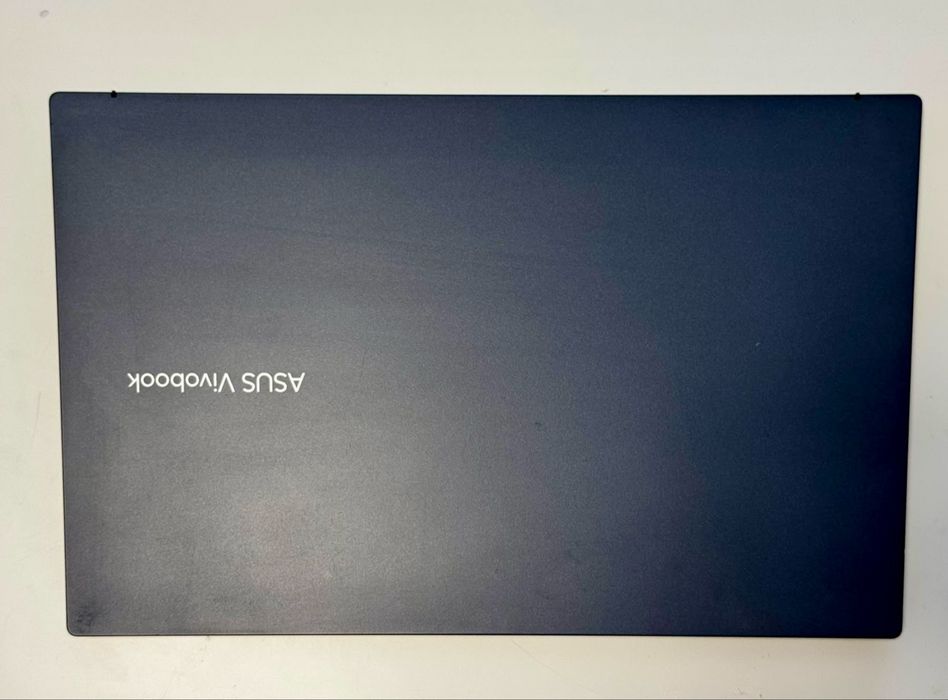ASUS Vivobook 15X OLED – i3-1220P / 8GB RAM / 256GB SSD