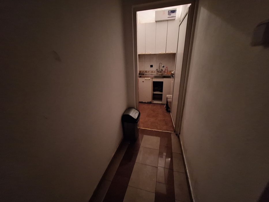 Дава се под наем Едностаен апартамент в София, Център - 28 кв.м за 255 € - Снимка #3