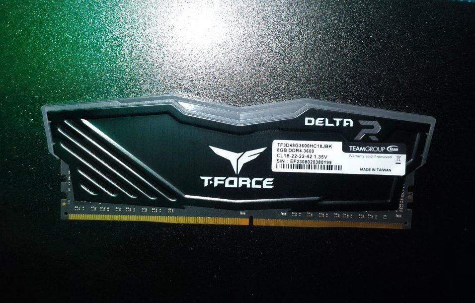 Оперативная память 16GB (2x8GB) DDR4 3600MHz T-Force Delta RGB