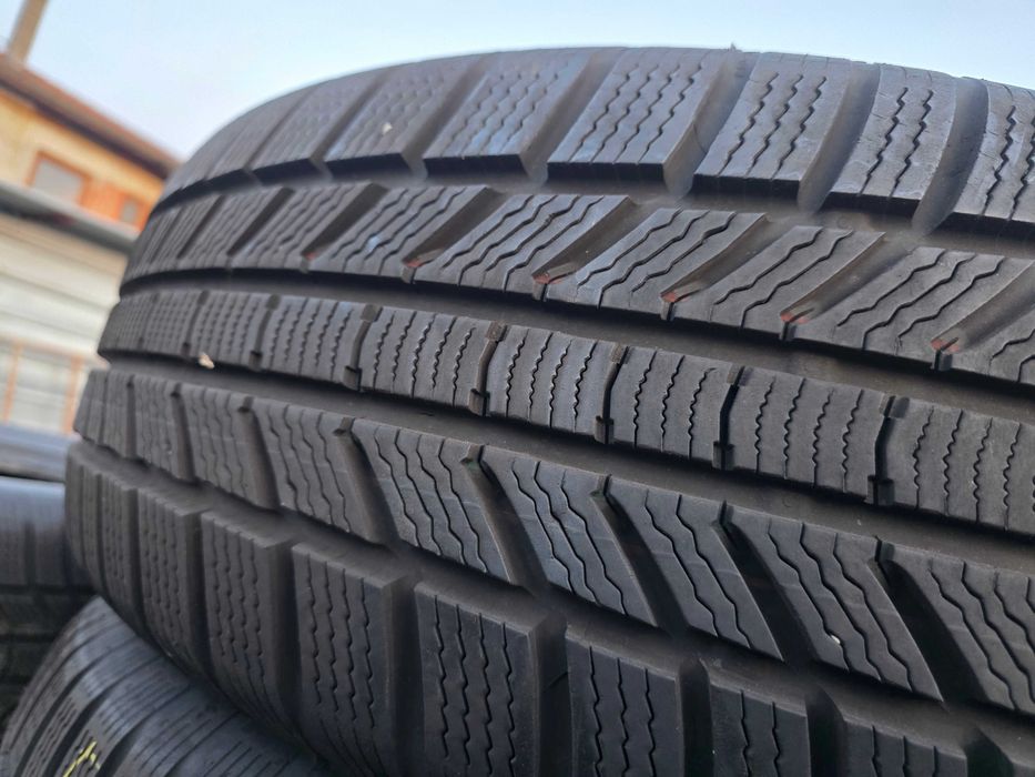 4бр Зимни гуми 235 65 17 - Continental