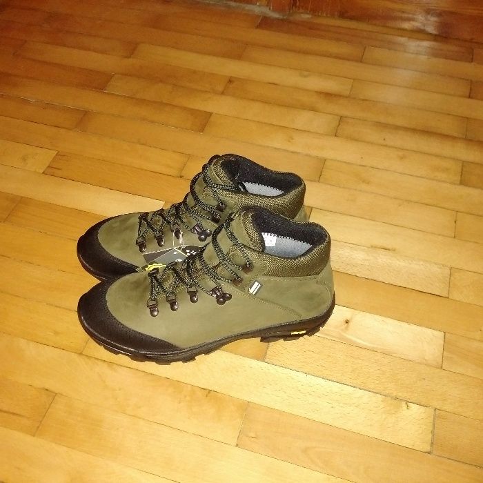 Vând ghete Orizo,noi,mărimi de la 39 la 45 !