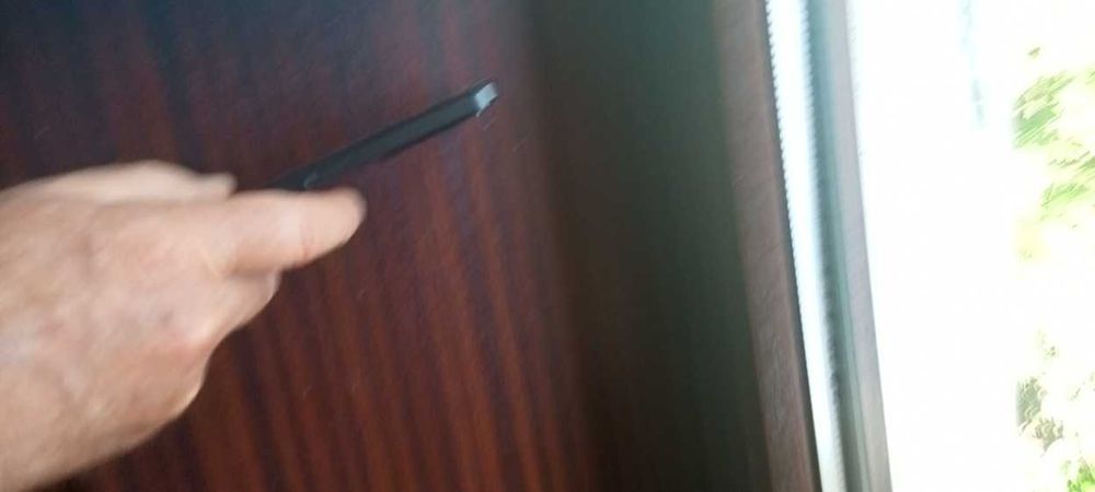 Vand tel. OPPO A57s NOU( nefolosit. ACHIZITIONAT CU 1250. LEI)Are 128 Gb