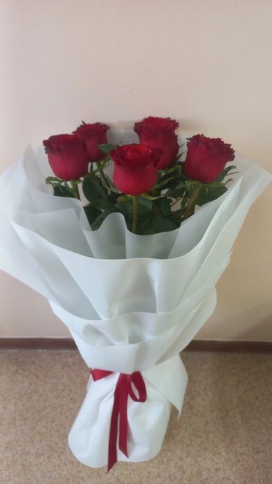 Продам букет из роз. Роз 7шт