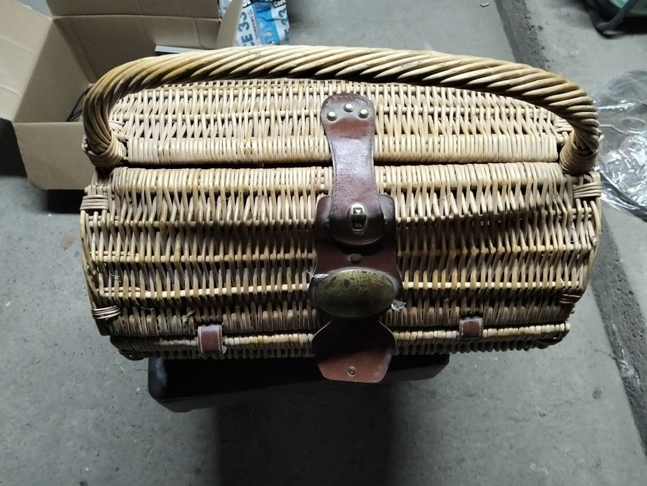 Корзина для пикника .