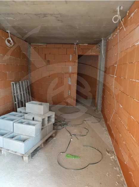 Продава се Двустаен апартамент в Пловдив, Гагарин - 77 кв.м за 1052 €/кв.м - Снимка #1