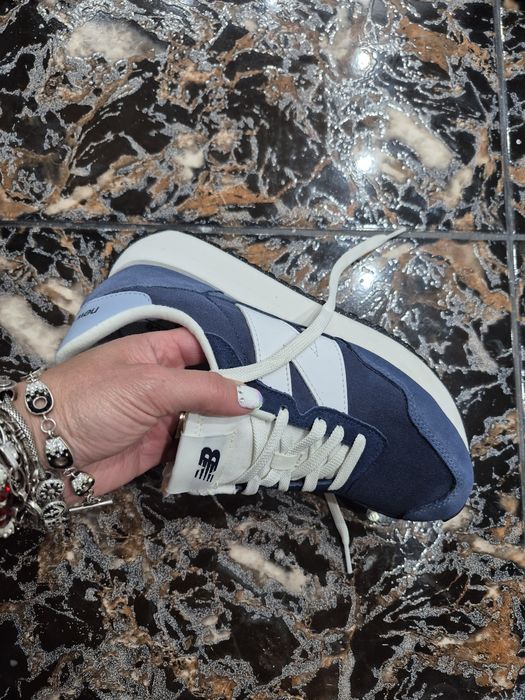 Vand Adidasi New Balance 237