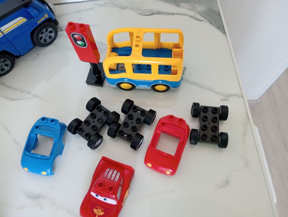 Продам игрушечную машину