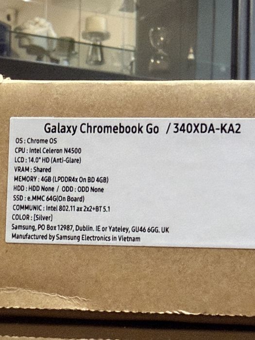 Samsung Galaxy Chromebook Go (Nou) - Ecran 14" HD, Silver, Ideal pentru Școală/Office