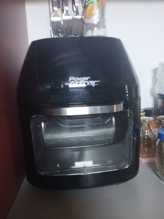 Vand Air Fryer power