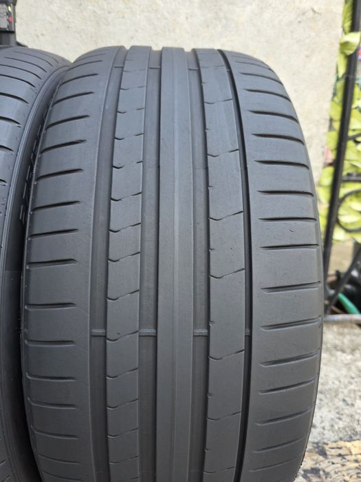 Vând două anvelope de vara pirelli p zero pz4 275 35 22 dot 0521