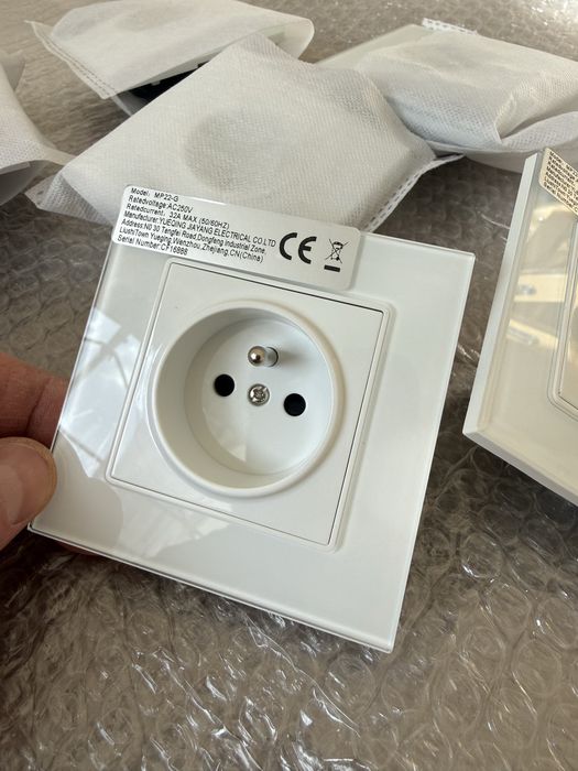 Луксозни контакти + USB USB-c и ключове