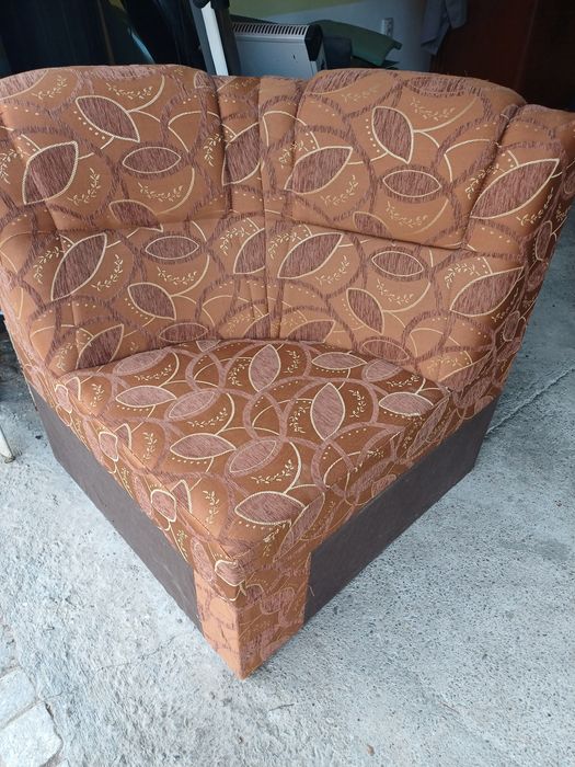 Colțar în stare foarte bună.