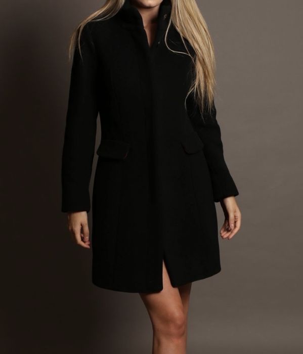 Вталено вълнено палто