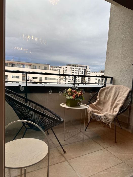 PROPRIETAR – Apartament 2 camere cu vedere spre Pietonala Coresi | Parcare inclusă — fotografia 3