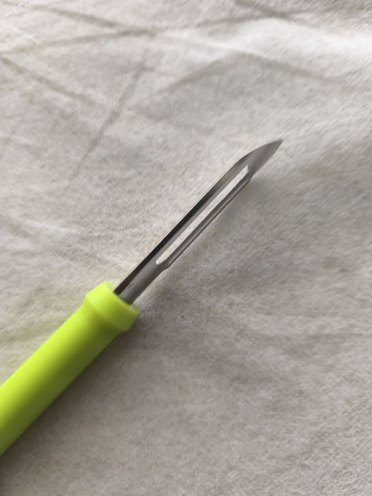 Метална белачка за зеленчуци, тиква , картофи и др