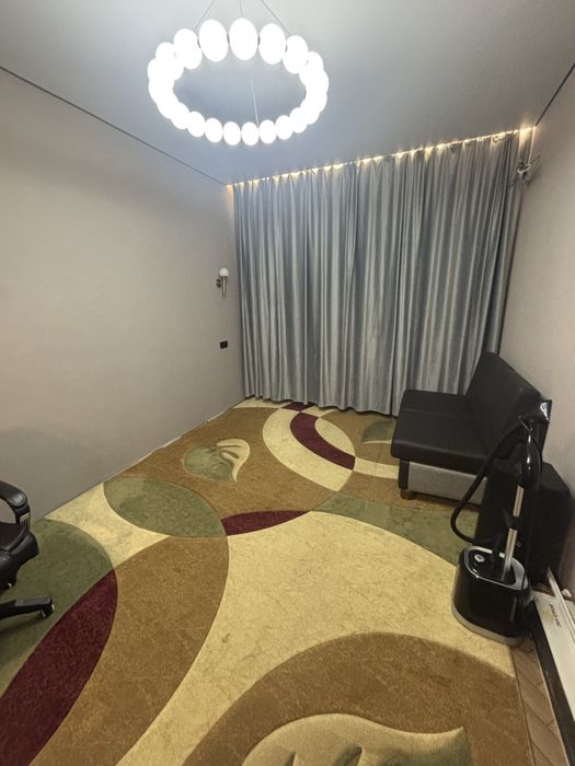 Продам ковер в отличном состоянии плотный хороший