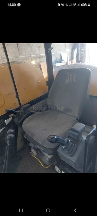 Продаётся экскаватор JCB 8060
