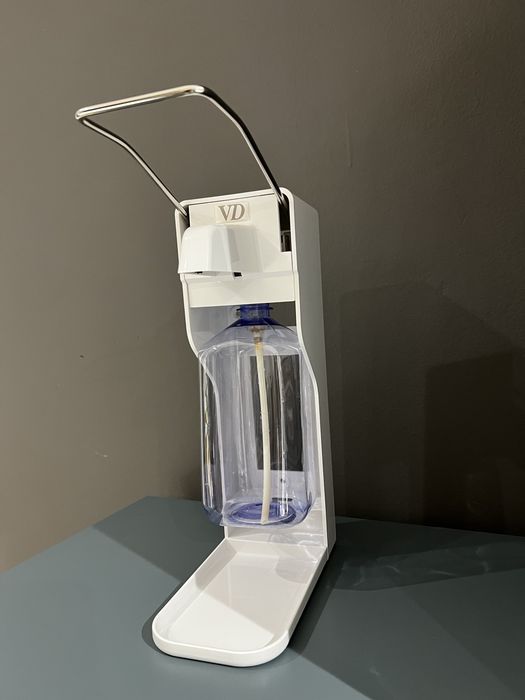 Дозатор для антисептика