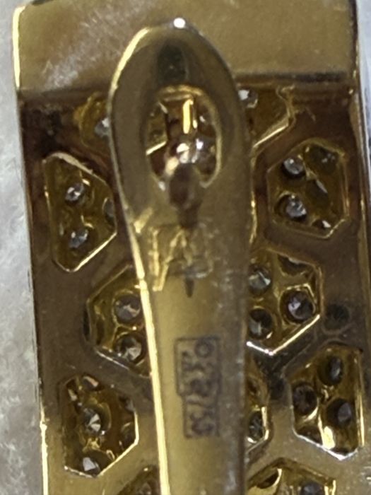 Продам серьги золотые с бриллиантами.