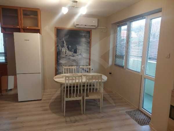 Дава се под наем Тристаен апартамент в Пловдив, Център - 70 кв.м за 598.23 € - Снимка #1