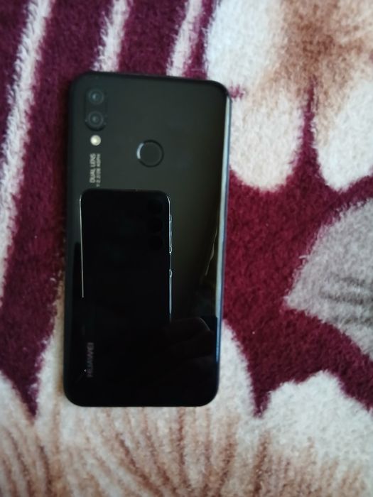 Vând huwaei p20 lite