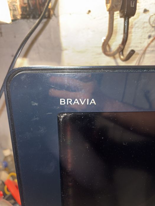 Два телевизора sony LG