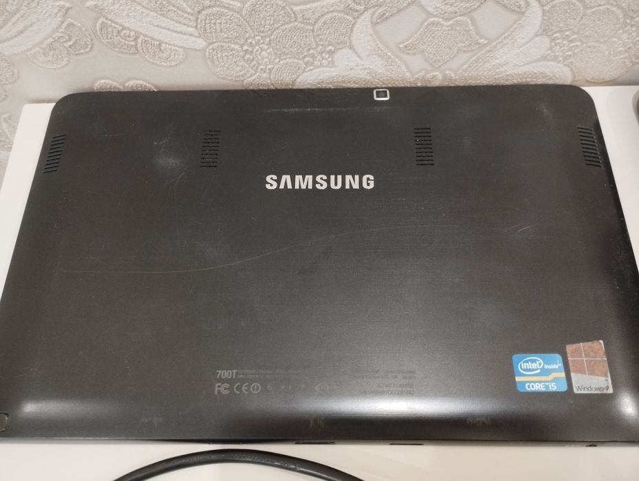 Планшет Samsung с клавиатурой