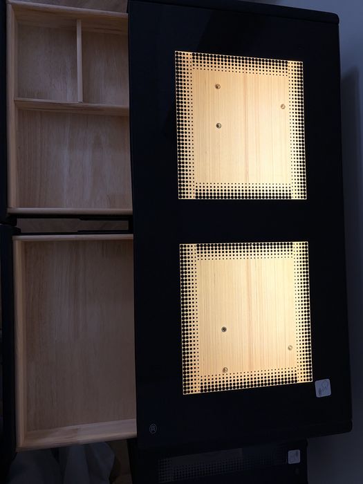 Тоалетка със светлини и музика