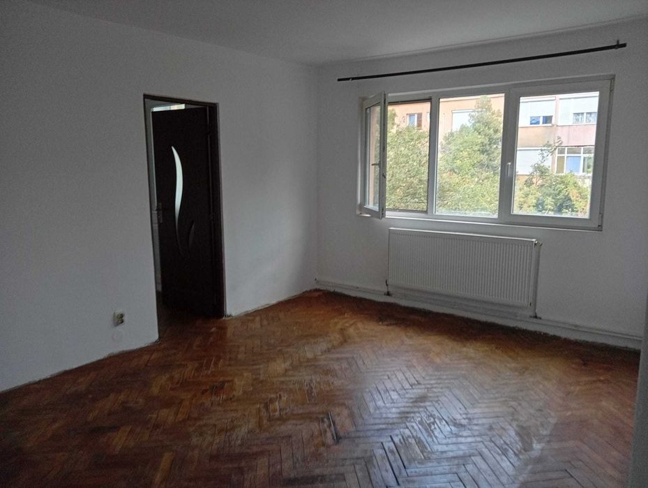 vand apartament 2 camere, aleea Humulesti