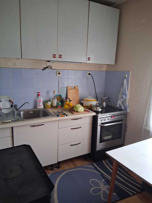 Продава етажи от къща в гр. Баня