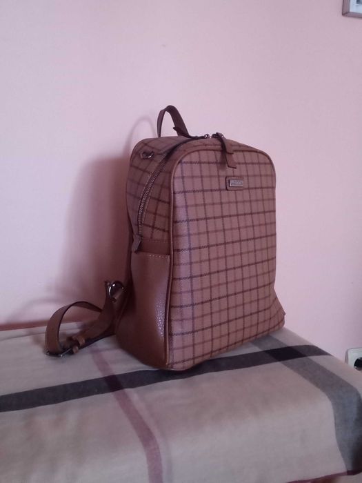 Кафява дамска раница Doca