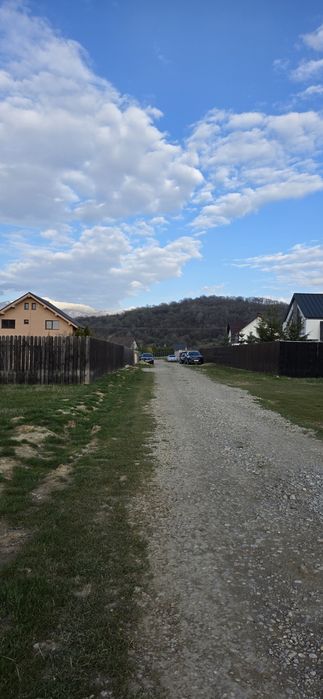 VÂND teren 1.000 mp – RÂȘNOV, Zona GLĂJĂRIE (RÂUL Mare)