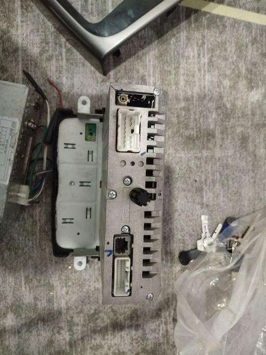 Магнитофон от renault logan 2