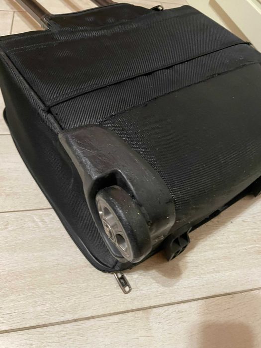 Чанта на колелца за бизнес командировки