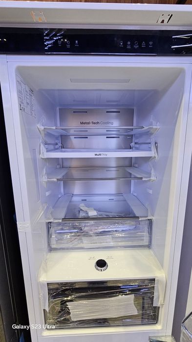 Встраиваемый холодильник