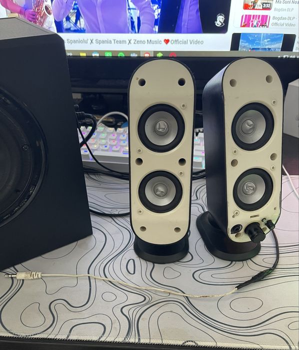 Vând sistem audio Logitech X-230, format 2.1, cu subwoofer + 2 sateliți