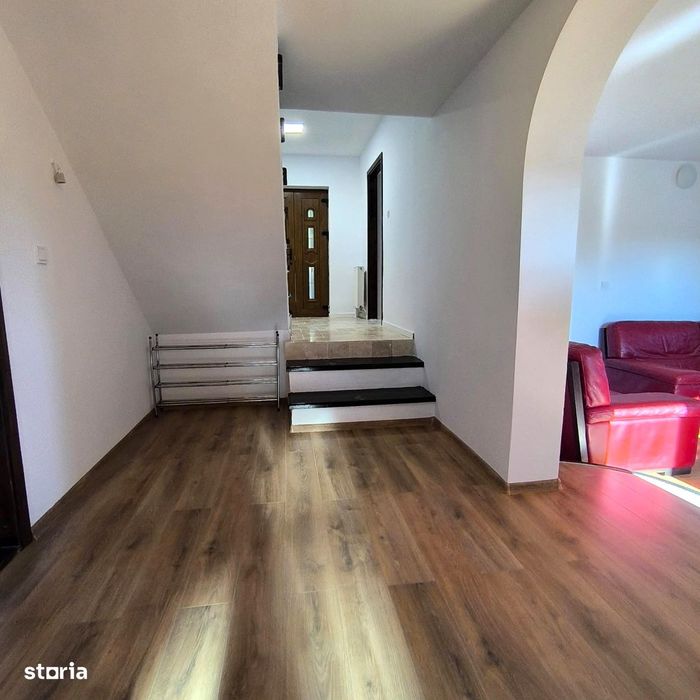 Vila 5 camere, teren 1070 mp, relizata in regie proprie