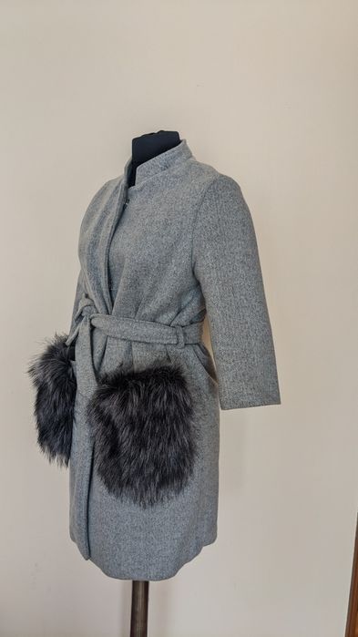 Palton subțire griu cu buzunare din blăniță artificială