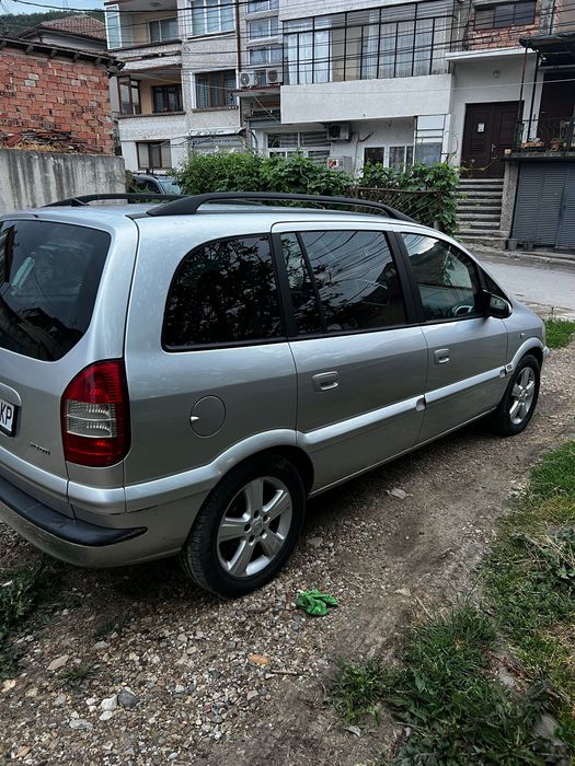 Opel Zafira 2.0 DTI 2005г.