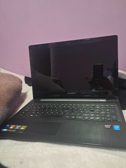 Laptop lenovo 700 de lei