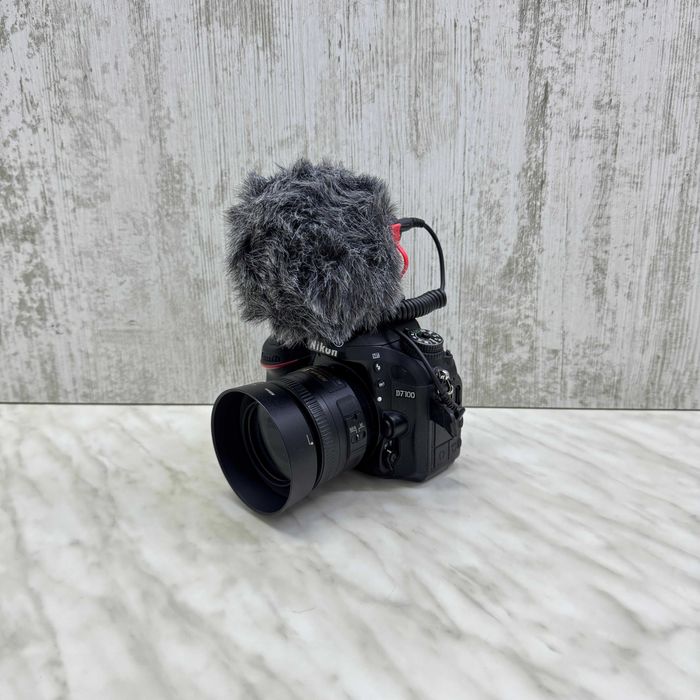 Nikon D7100 + Obiectiv Nikkor 35mm + Microfon 1.8 G  Zeus Amanet Vitan