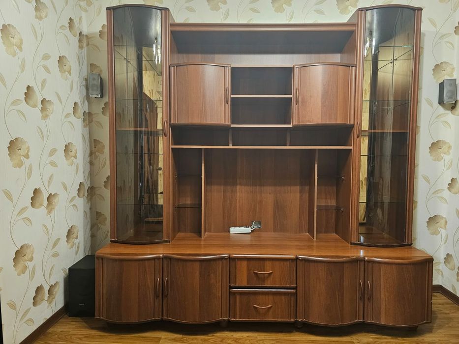 Продам Шкаф-Горка, состояние б/у