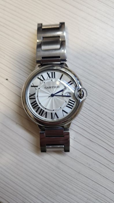 Продам японские кварцевые часы CARTIER