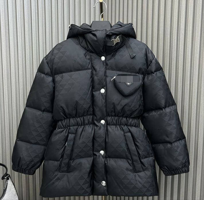 Женская куртка от Прада