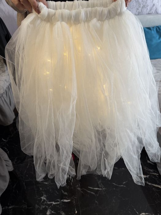 Fusta , pentru fetite intre 3 si 10 ani , purtata doar o singura data.