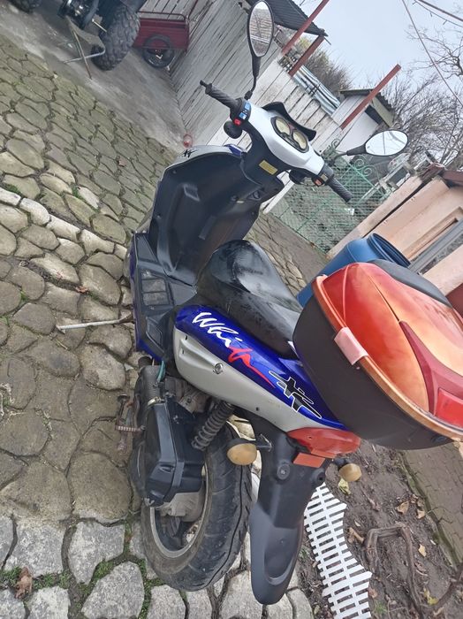 Vând scuter Honda 49cc