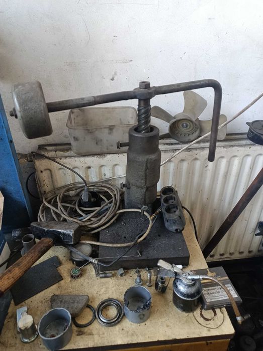 Преса винтова голяма,малка.