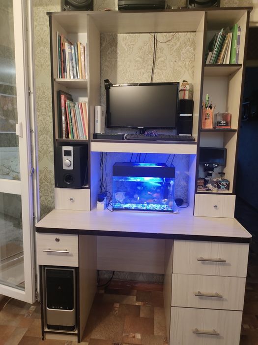 Компьютерный стол