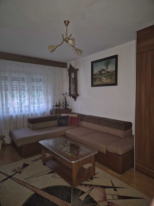 Vând apartament 2 camere str. Sovata