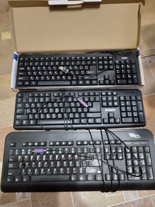 Продам клавиатуру